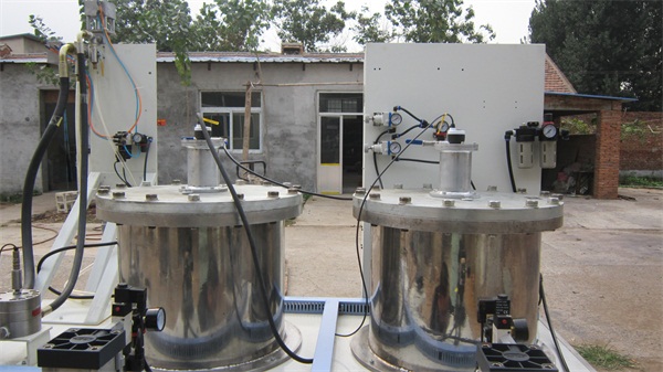 臥式中空玻璃打膠機與傳統的人工封膠相比的優缺點